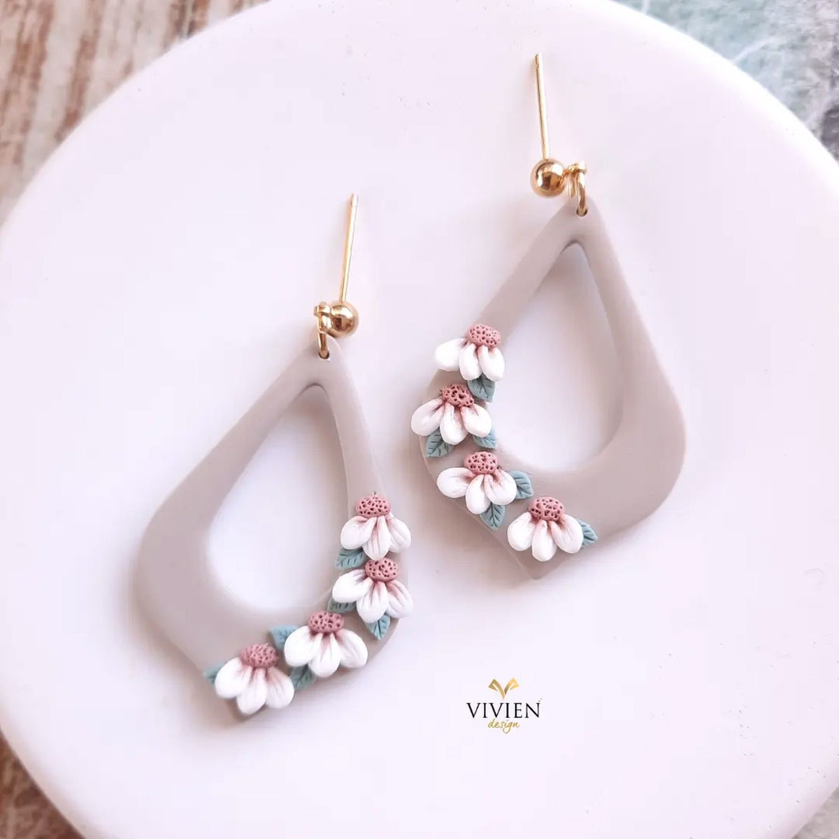 Daisy Earrings-Boho Floral Polymer Clay Earrings-Botanical Earrings