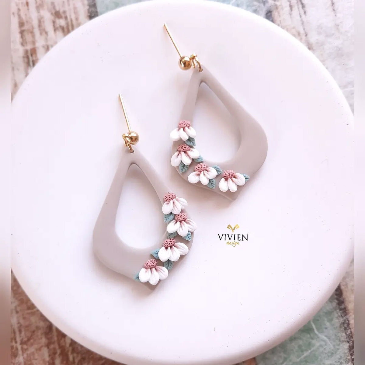 Daisy Earrings-Boho Floral Polymer Clay Earrings-Botanical Earrings