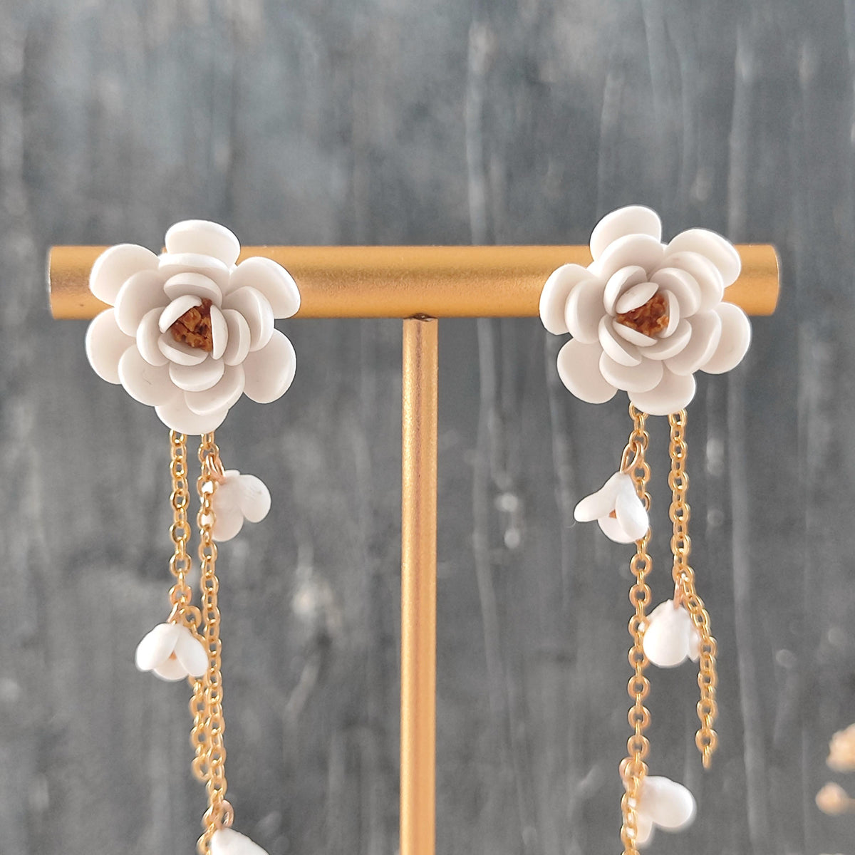 White Floral Dangle Earrings, Handmade Flower Polymer clay Earrings with Gold Chain, Romantic Jewelry , Boho Chic Polymer Clay Accessories