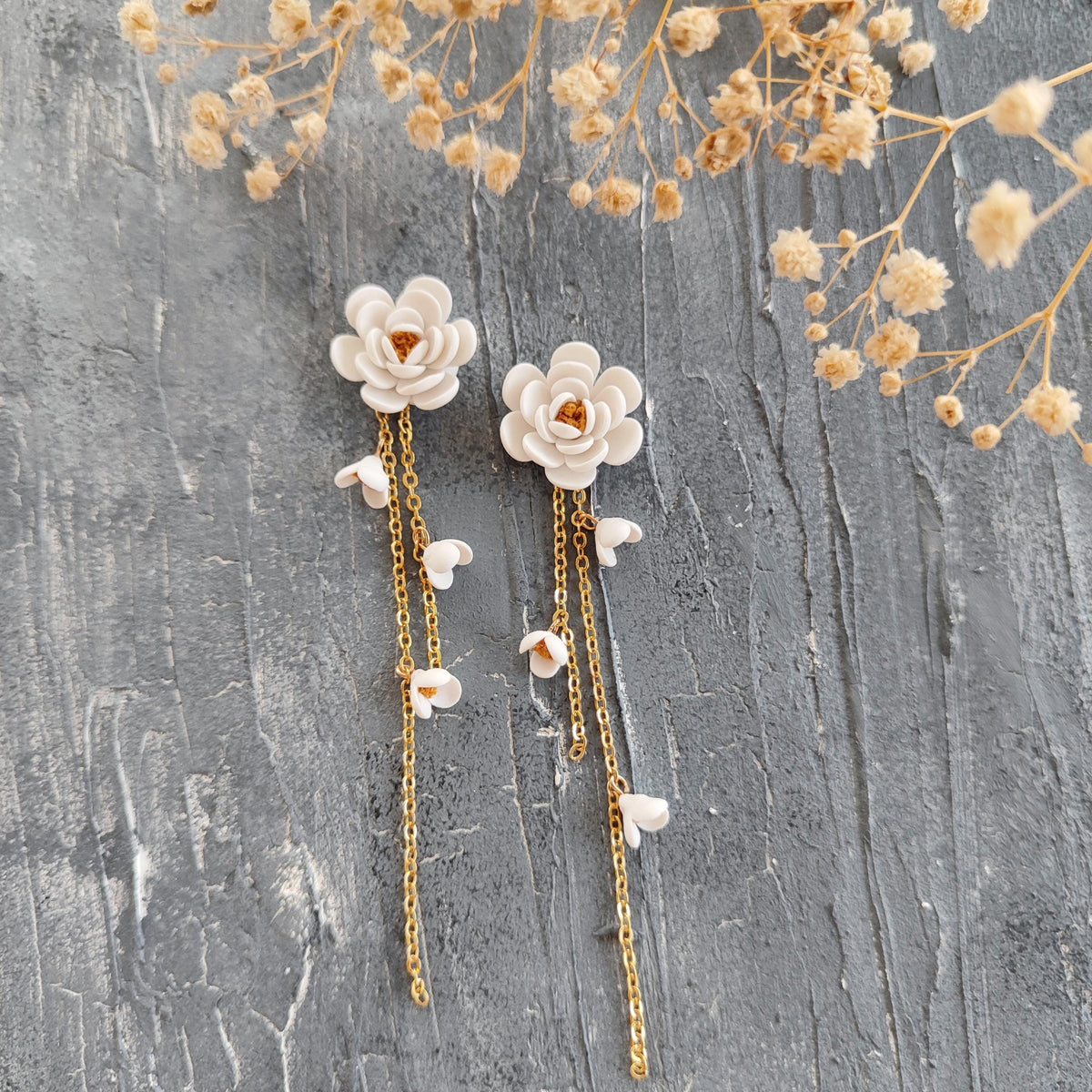 White Floral Dangle Earrings, Handmade Flower Polymer clay Earrings with Gold Chain, Romantic Jewelry , Boho Chic Polymer Clay Accessories