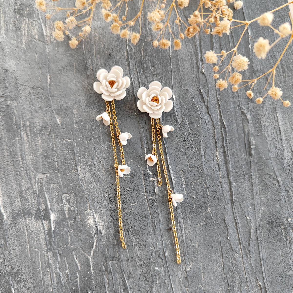 White Floral Dangle Earrings, Handmade Flower Polymer clay Earrings with Gold Chain, Romantic Jewelry , Boho Chic Polymer Clay Accessories